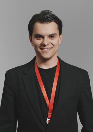 ДМИТРИЙ ЛАПИКОВ