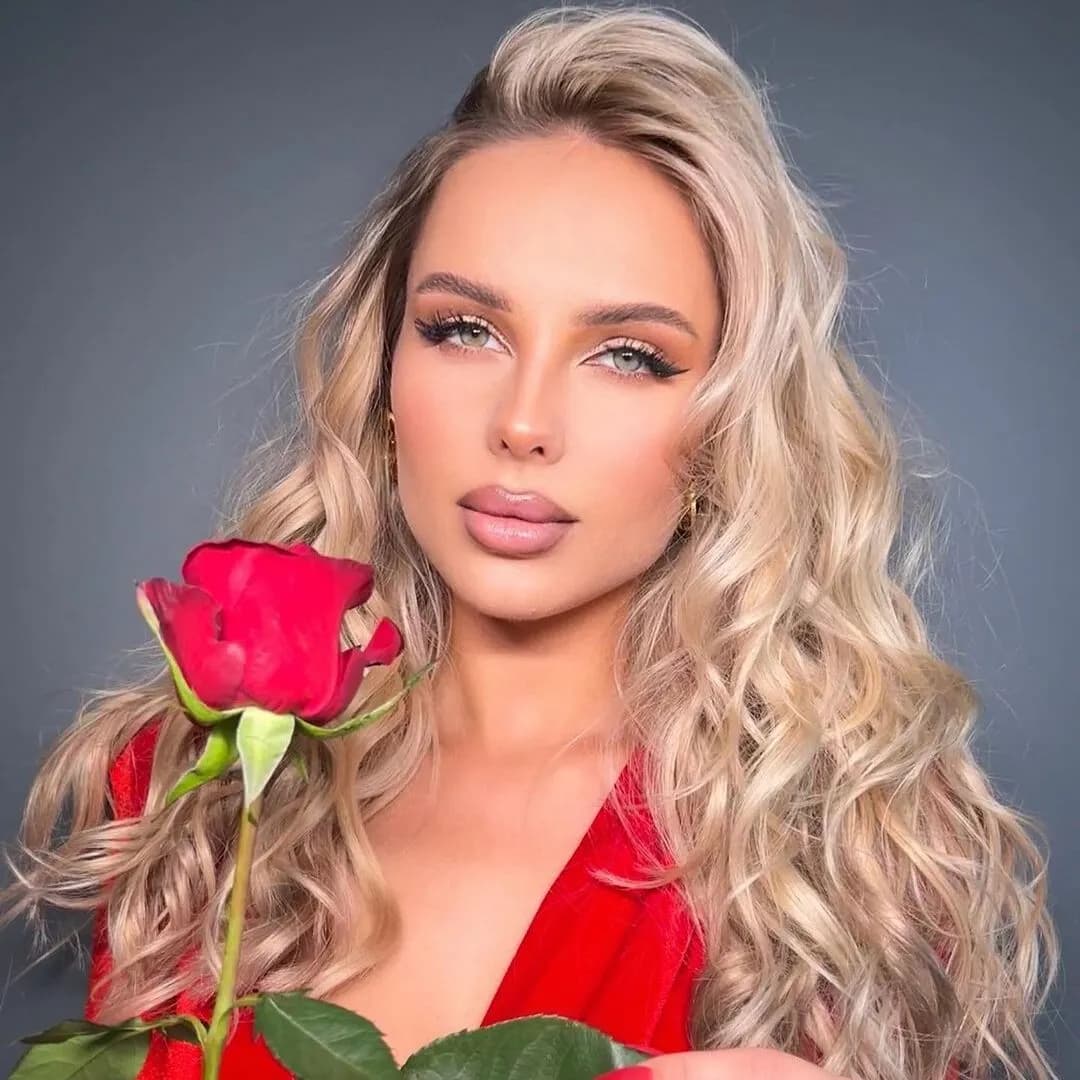 Ханна подала в суд на известного блогера из-за заколок