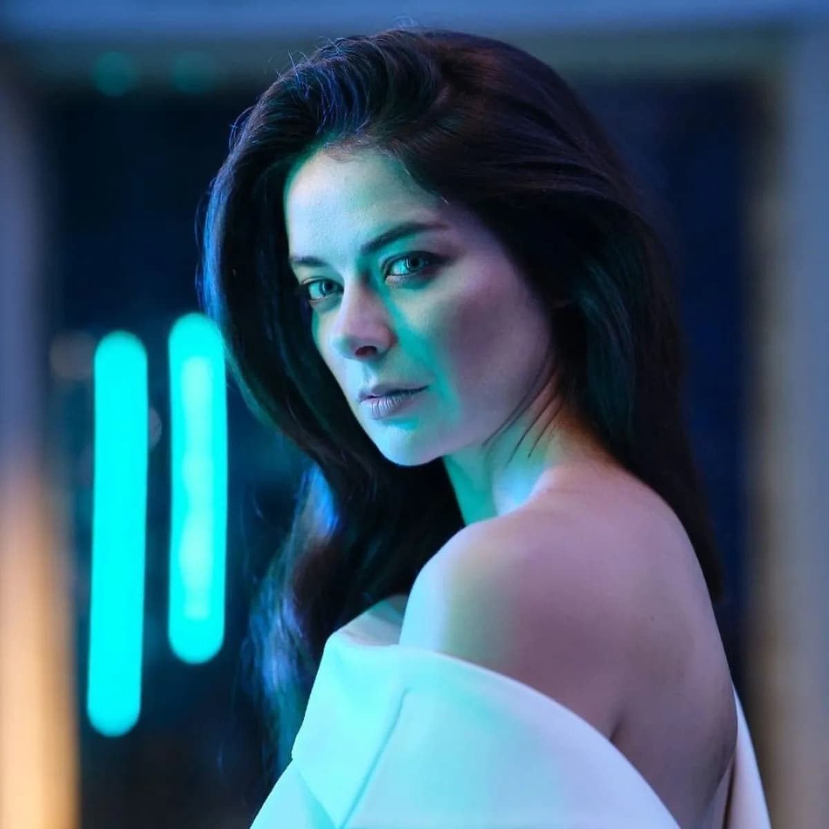 Мужу Марины Александровой некомфортно смотреть сериал «Открытый брак» из-за постельных сцен с участием жены