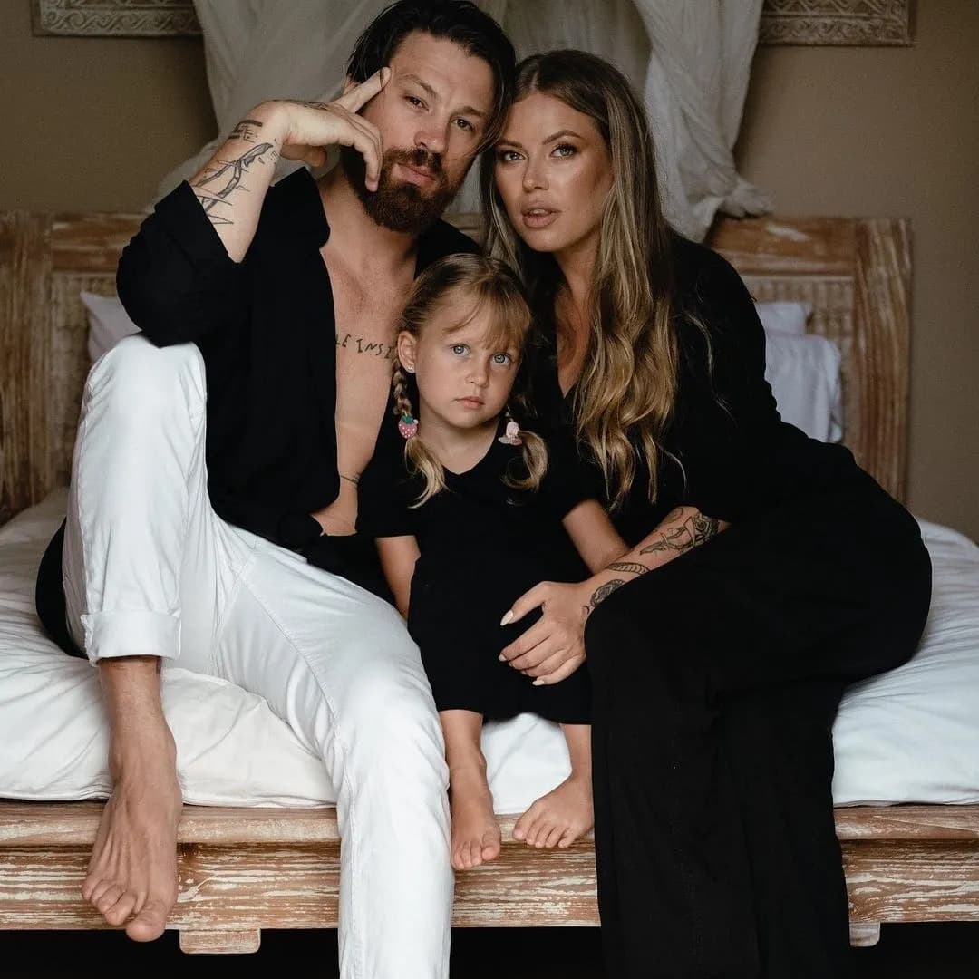 Заблокировали счета. У мужа Риты Дакоты нет денег?
