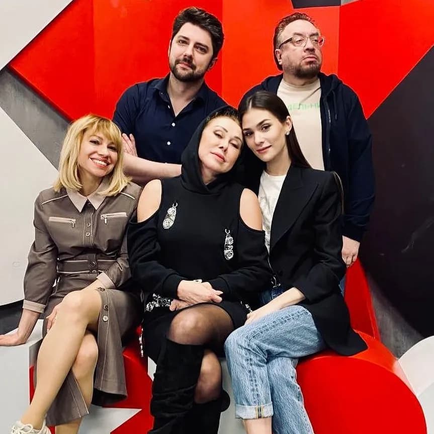 Любовь Успенская и Настасия Овечкина в TikTok Шоу