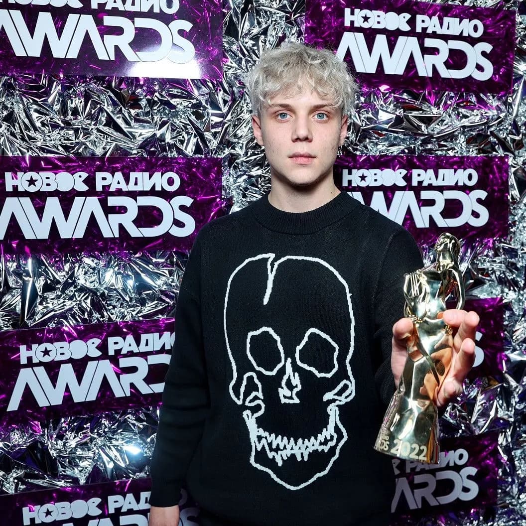 «Новое Радио AWARDS 2022»: Ваня Дмитриенко стал лауреатом премии в номинации «Прорыв года»