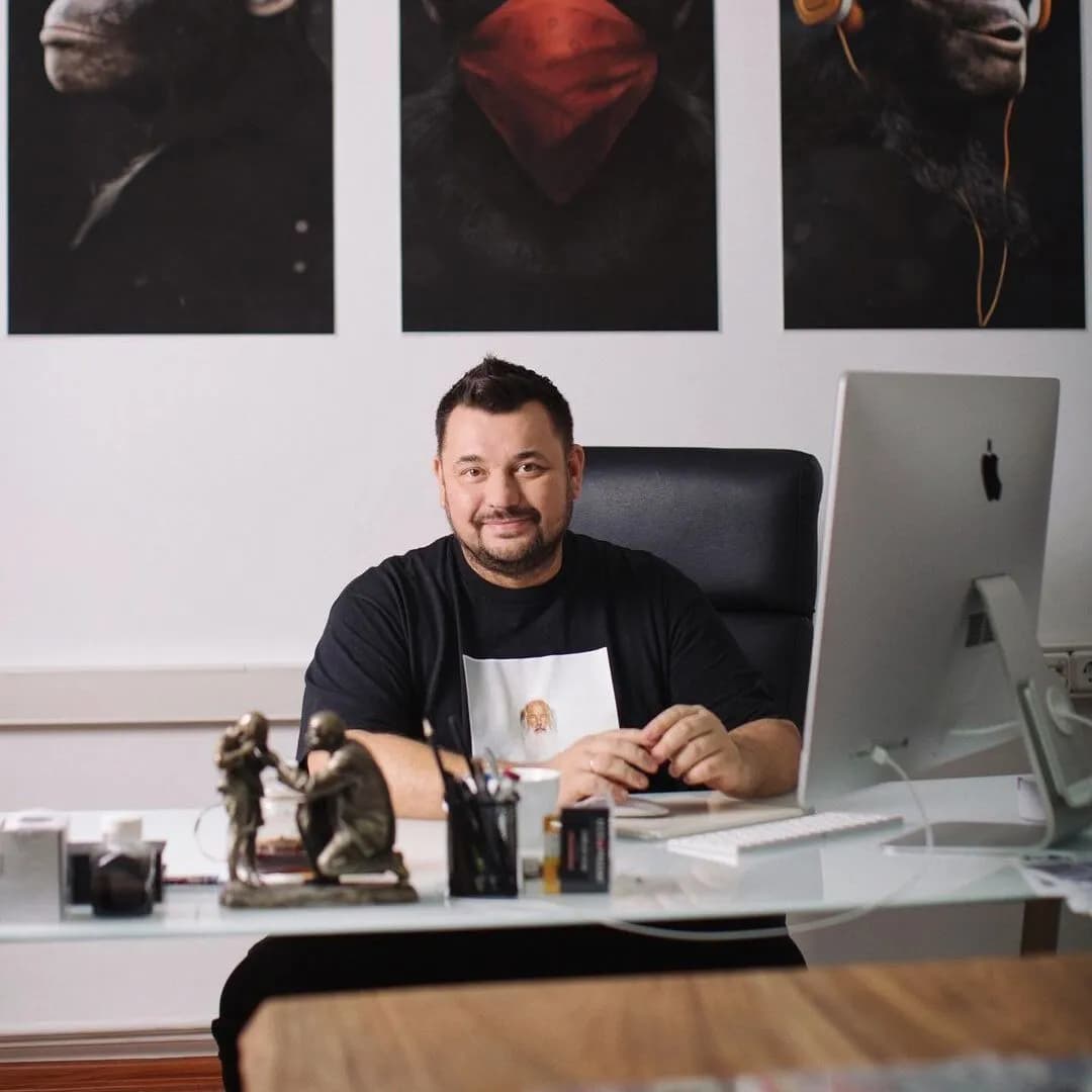 Сергей Жуков не собирается делиться хитами