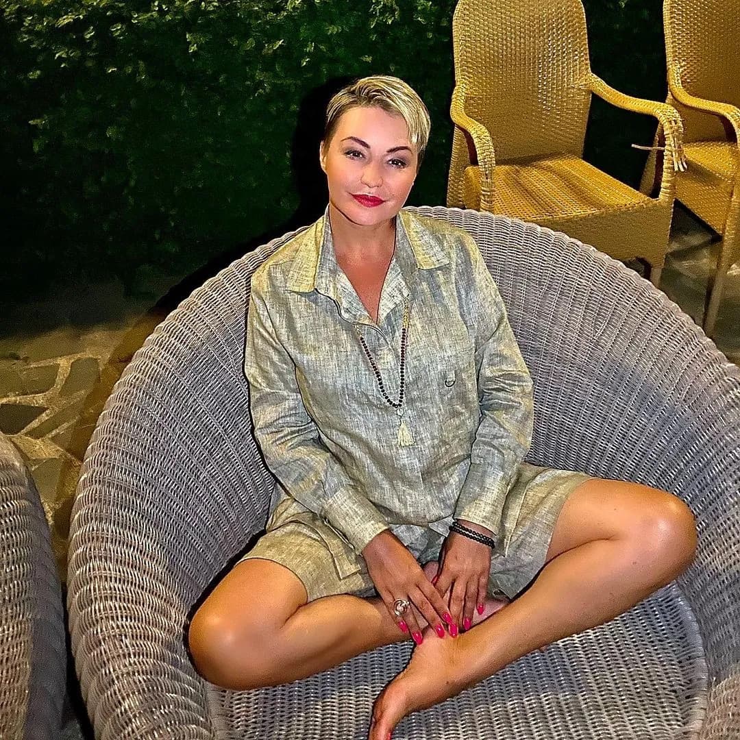 Инопланетное вторжение: Катя Лель рассказала, что пришелец украл у неё зубы