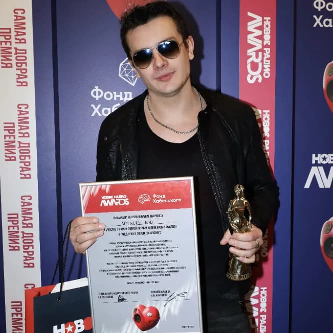 «Новое Радио AWARDS 2024»: лучший сингл – «Там, за облаками» от NЮ