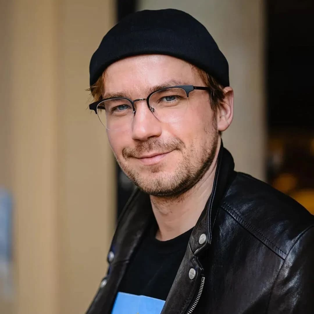 Намёк на пополнение? Александр Петров рассказал о семейной жизни